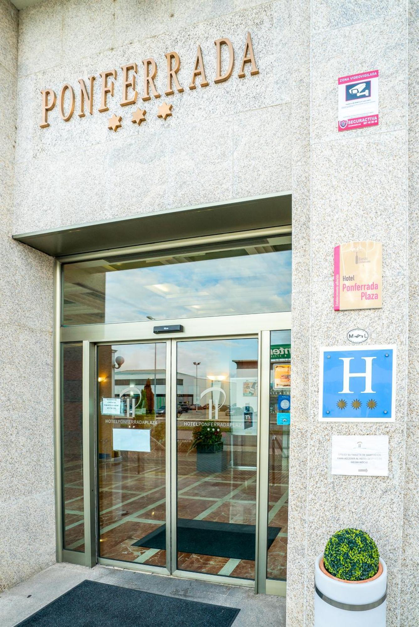 Ponferrada Plaza 호텔 외부 사진